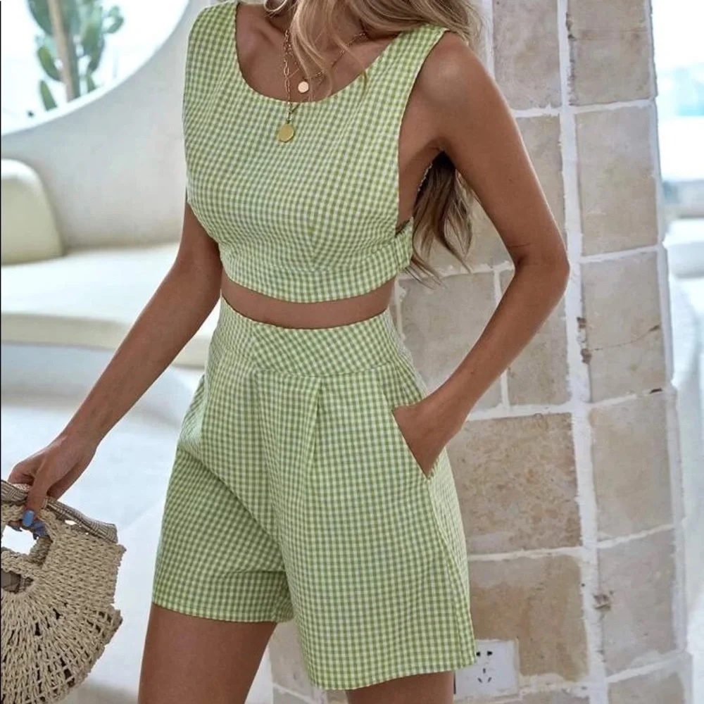 Light Green Gingham Top, Size XS, Like New, - Picture 5 of 12